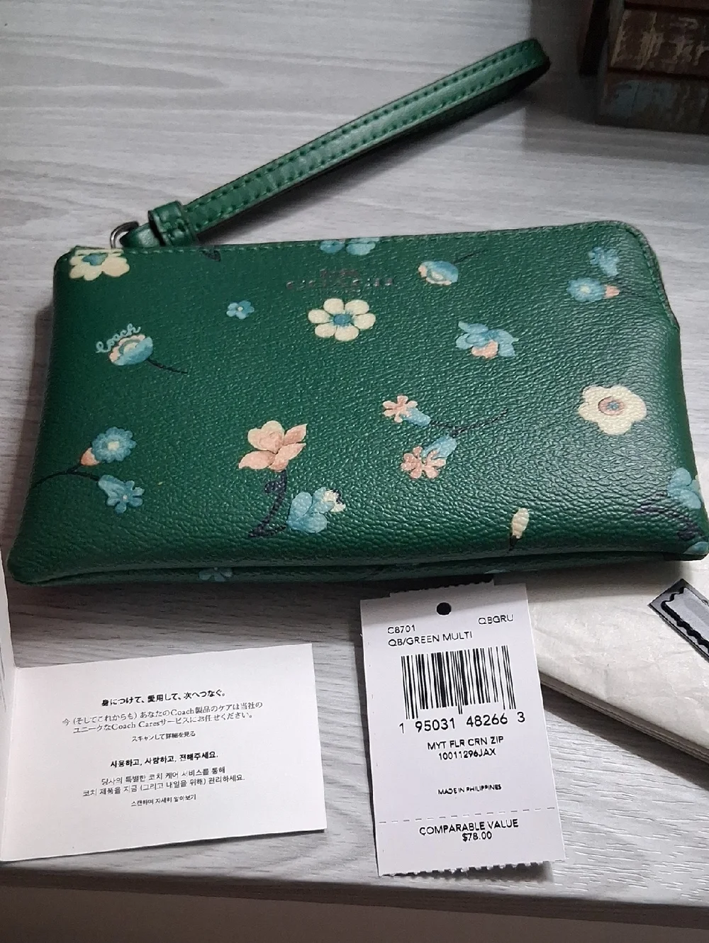 Nwt Coach Green Floral Wristlet Clutch with Detachable Strap. Firm Price - Picture 1 of 9